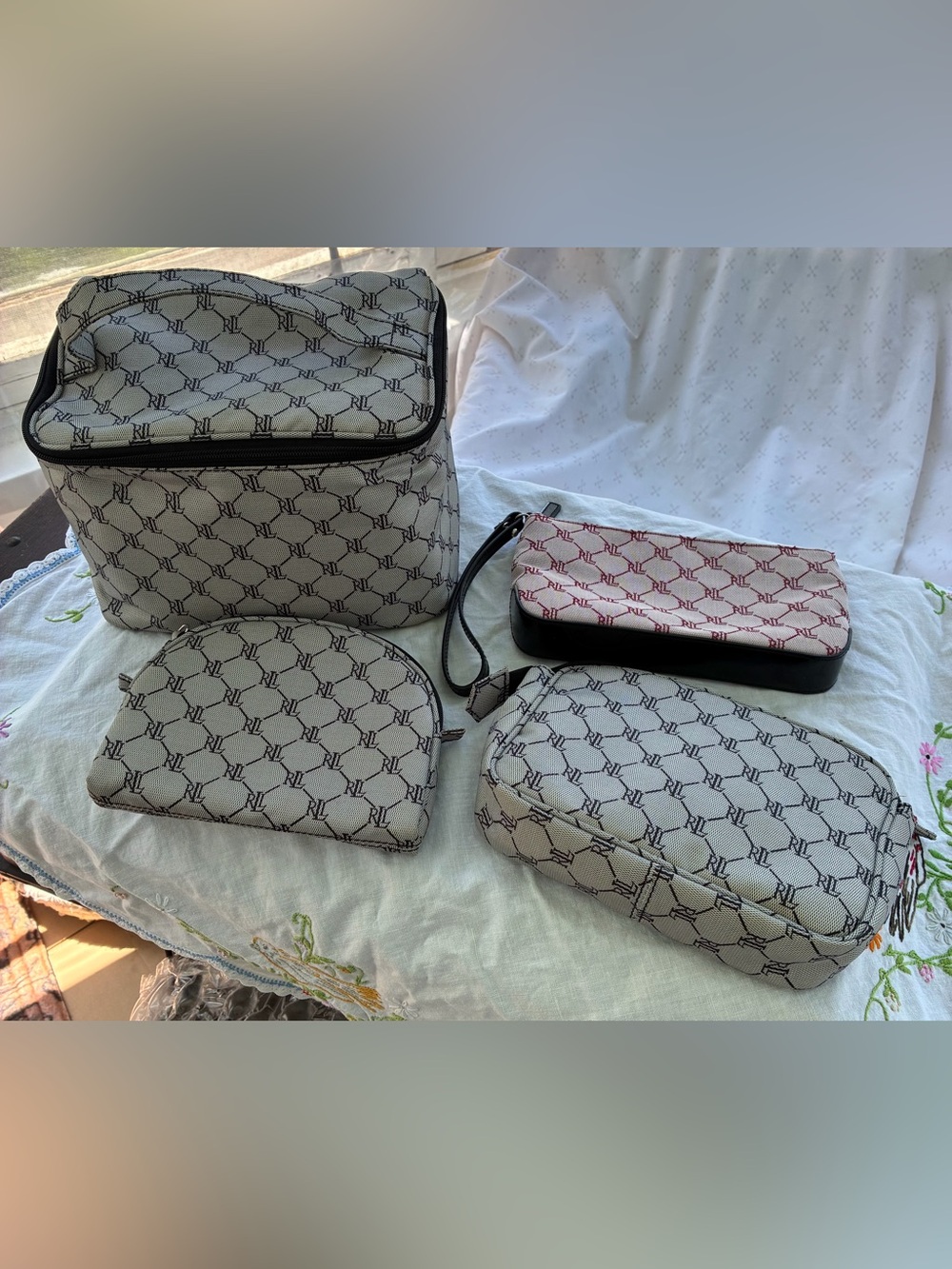 2000’s Ralph Lauren Travel and Cosmetic bags plus Wristlet-Set 4 VGUC